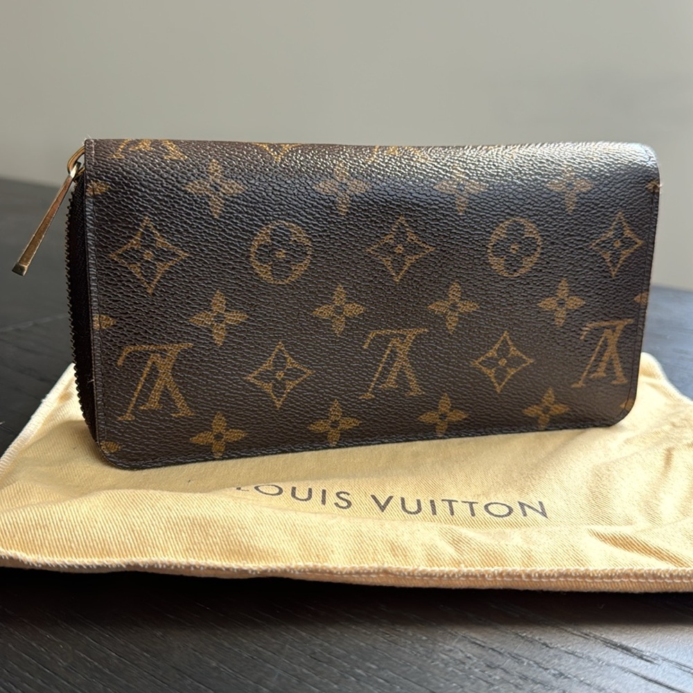 Louis Vuitton Zippy Wallet Monogram